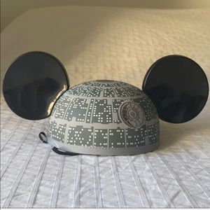 Mickey ears Star Wars edition. RARE !